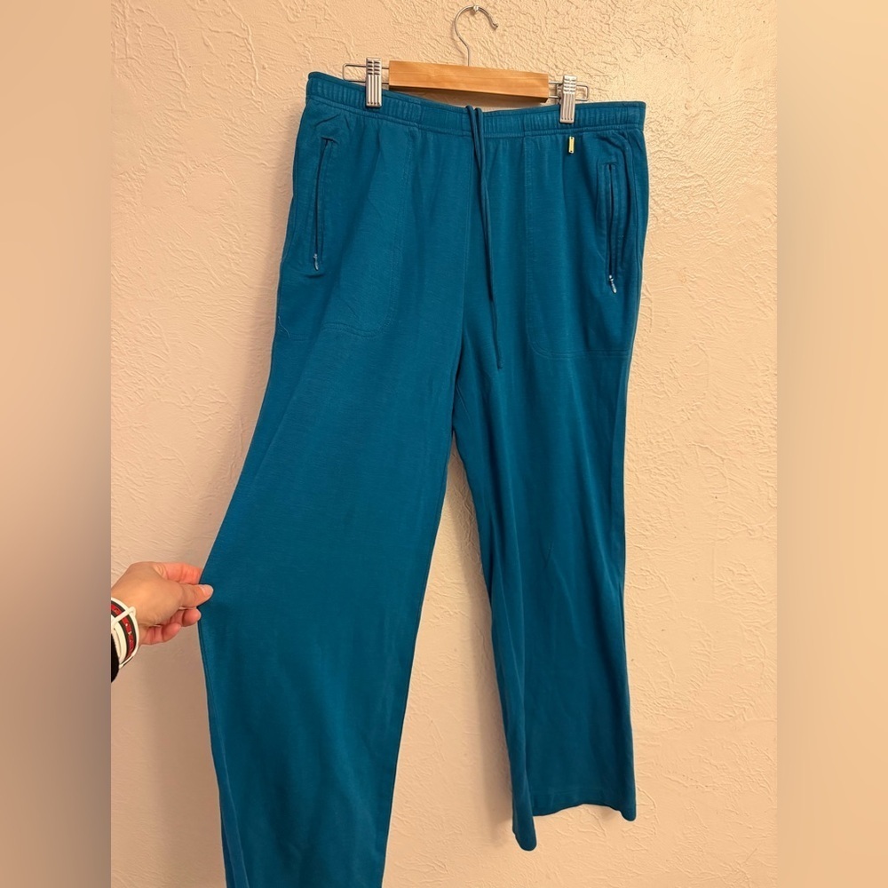 St. John Spa Zip Sweater cardigan & matching pants Stretch Jersey Knit - Picture 7 of 16